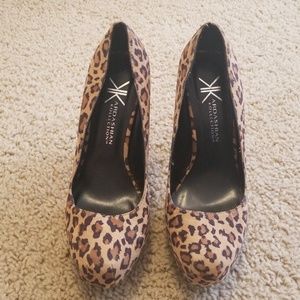 Shoes, platformed/heeled pumps